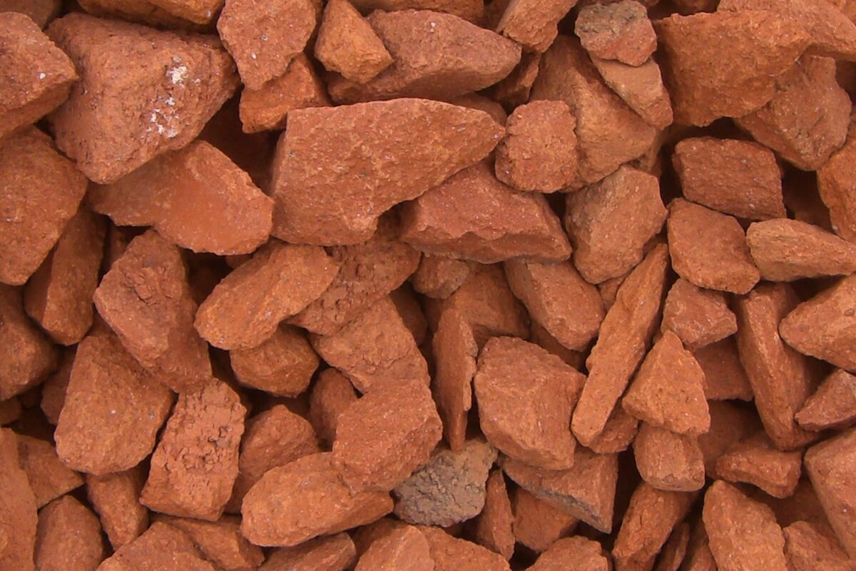 Red brick chips