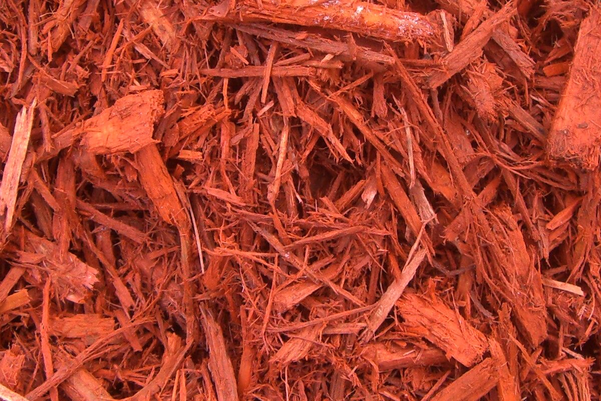 red-mulch Red-dyed wood mulch